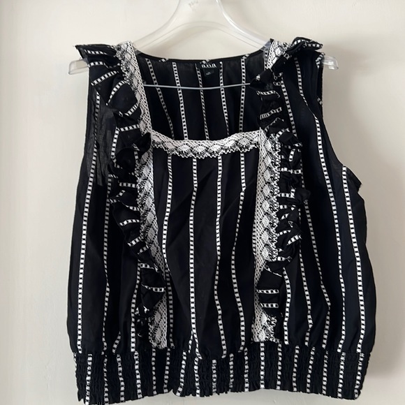 A.N.A black and white extra large tank with frill accents - Picture 1 of 2